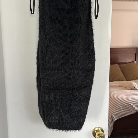 NEVER WORN! Tags on, fabletics 90’s furry dress. - Picture 3 of 6